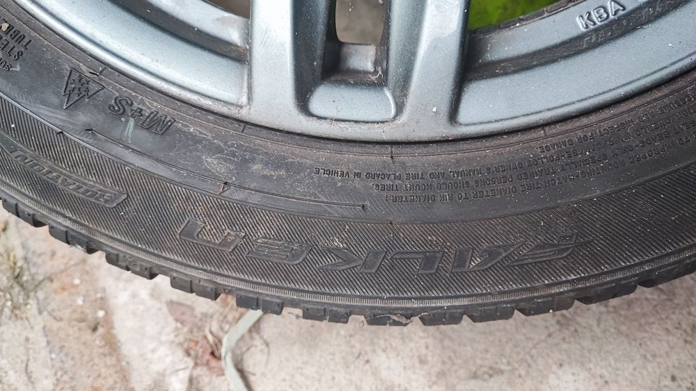 Alufelgi z oponami zimowymi 5x120r18  235/55/18. T5 bmw