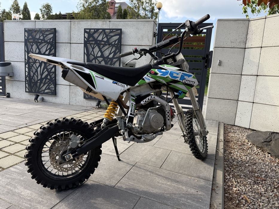Pitbike Dritbike mrf enduro 4t pit bike cross YCF 150 pilot.