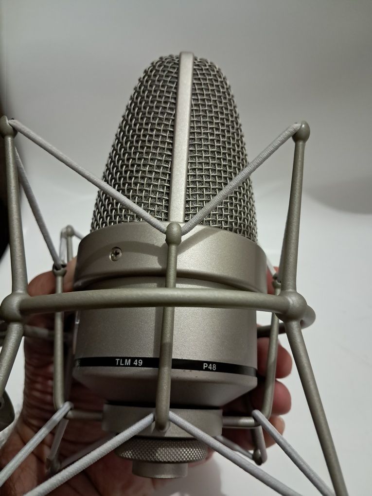 Microfone Neumann TLM 49