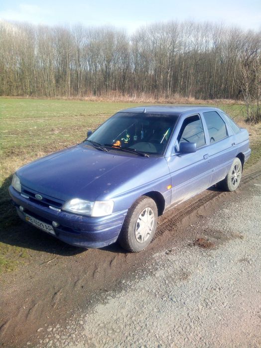 Продам Форд Эскорт  1.6 бензин
