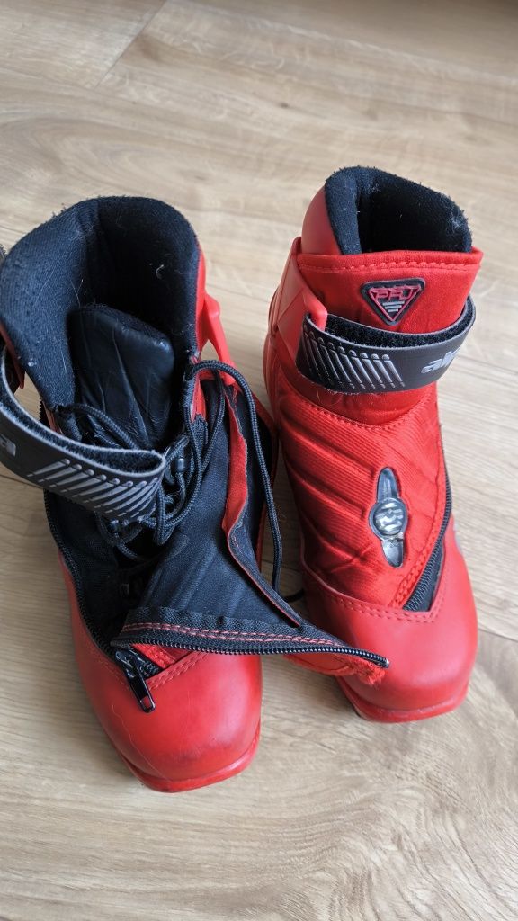 Buty do nart biegowych Alpina, rozmiar 35, system NNN