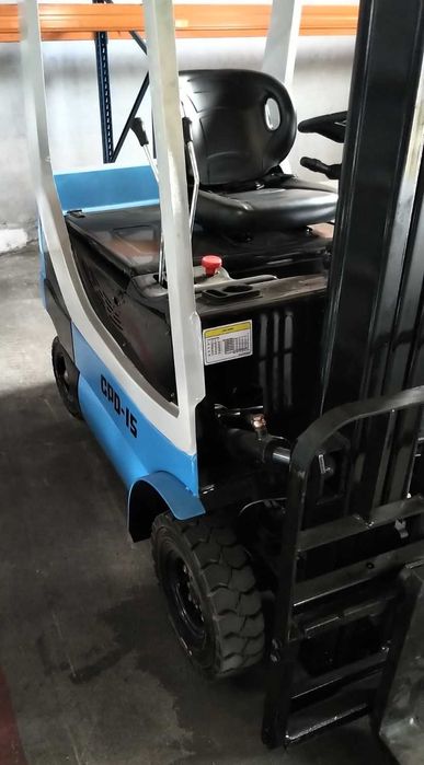 Nowy nie używany "YET U-CPD15A / 1500 kg"- ELEKTRYCZNY WÓZEK WIDŁOWY