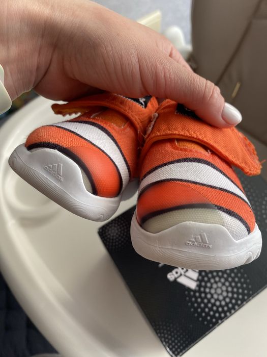 Кросівки для малюка adidas, розмір 19