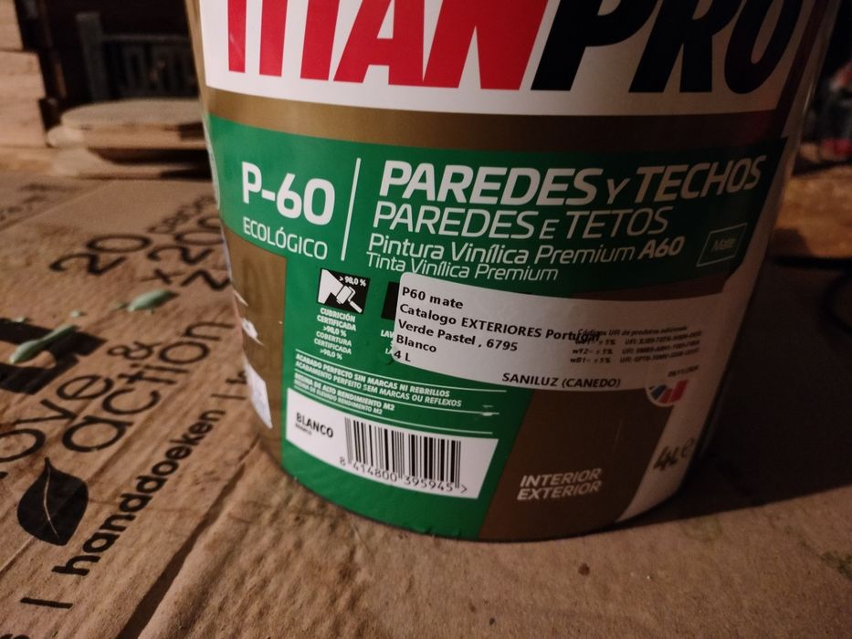 Tinta verde pastel  acrílica Titan pro para Interior
