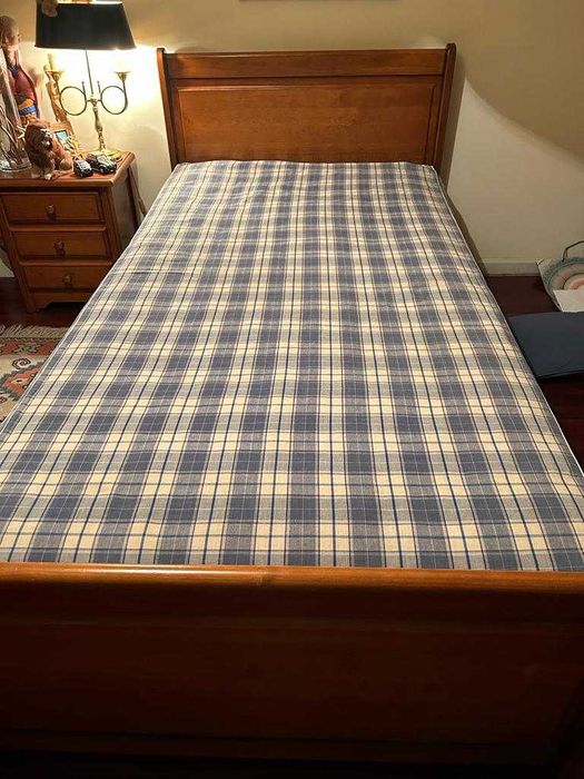 Vendo Mobilia de Quarto de Solteiro