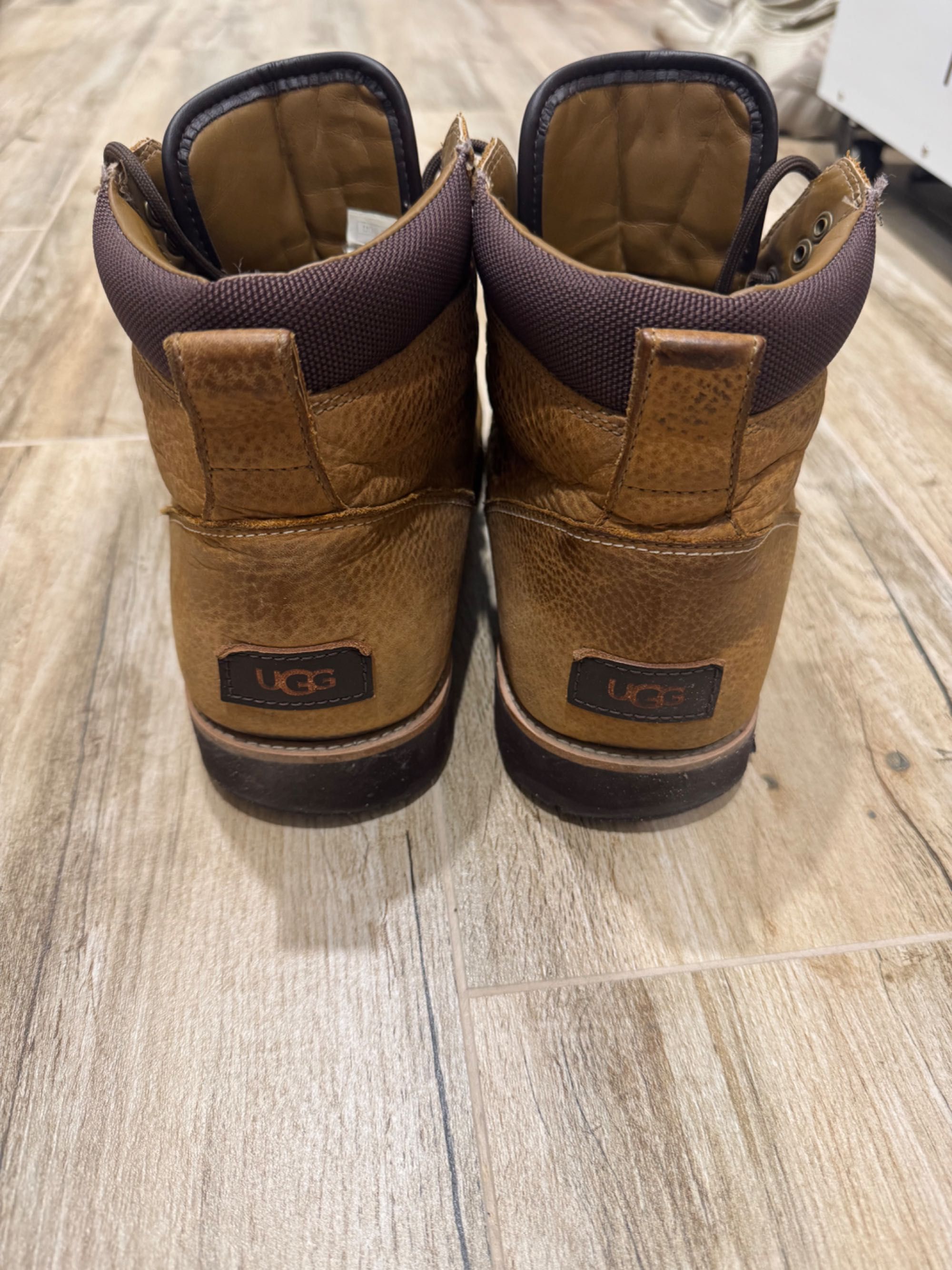 Зимнє взуття UGG
