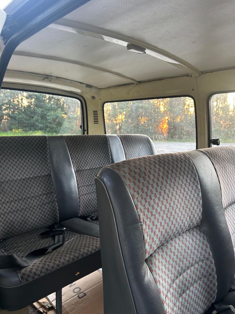 Toyota hiace H15 9 lugares