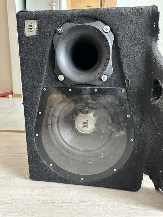 Сабвуфер JBL GT 5 1204BR