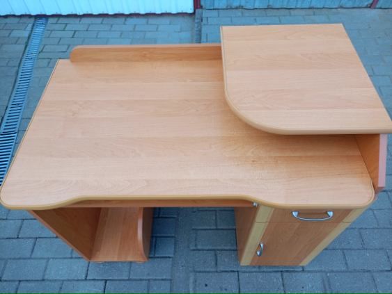 Sprzedam biurko komputerowe