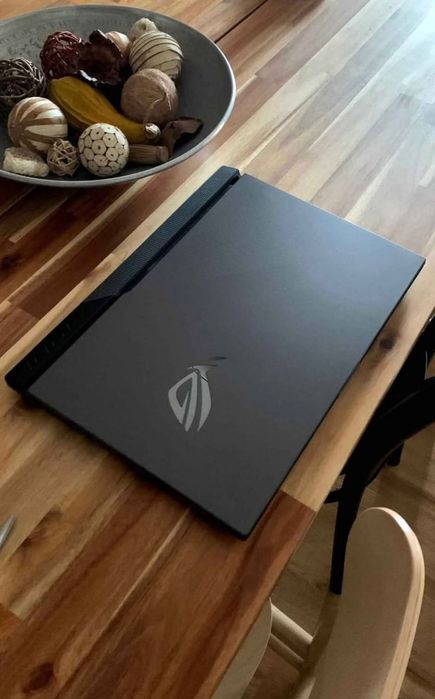 Portátil gaming ROG STRIX G713QE