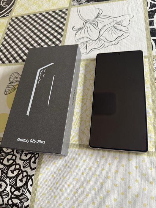 Samsung S25 Ultra, preto titanio, com 512 GB, fatura e garantia