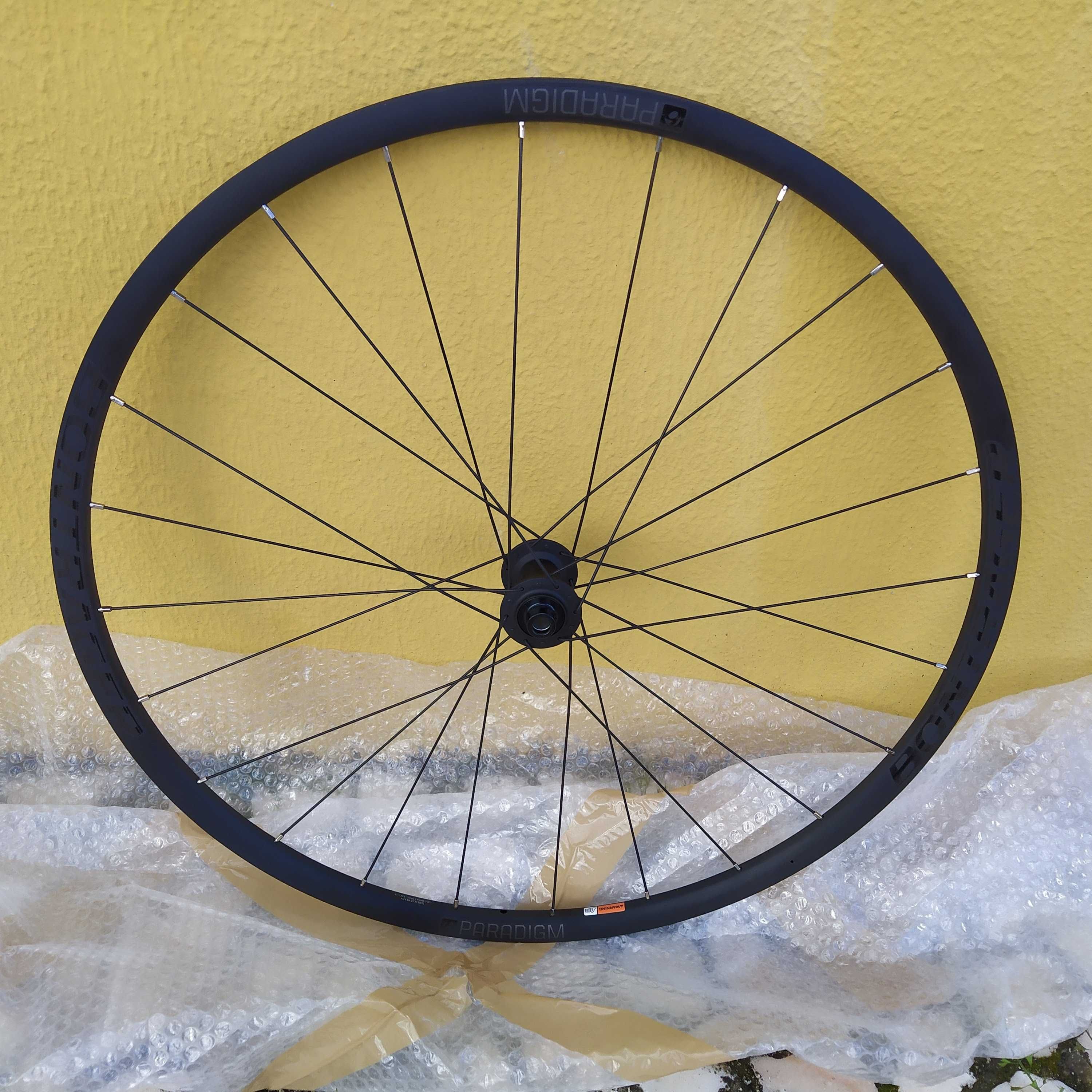 par de rodas de estrada Bontrager Paradigm Disc