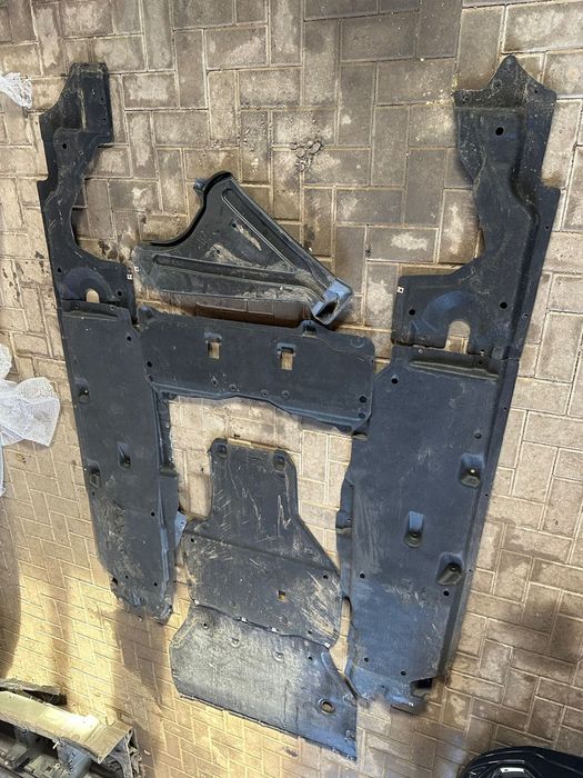 Защита днищя Q7 4M lift