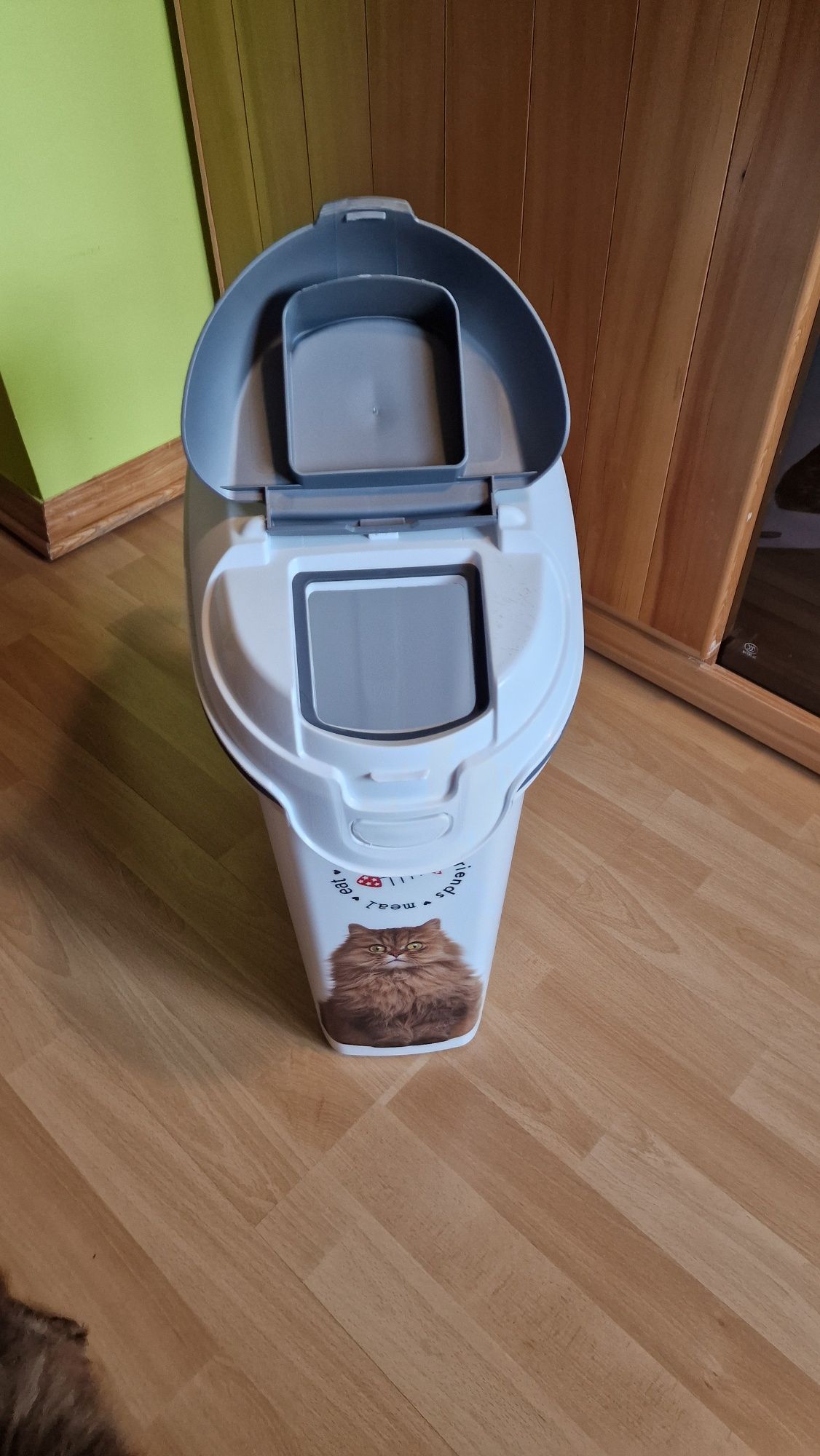 Pojemnik na suchą karmę duży Curver 23l