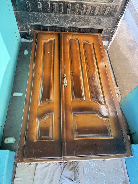 Двері вхідні в ідеальному стані , як нові