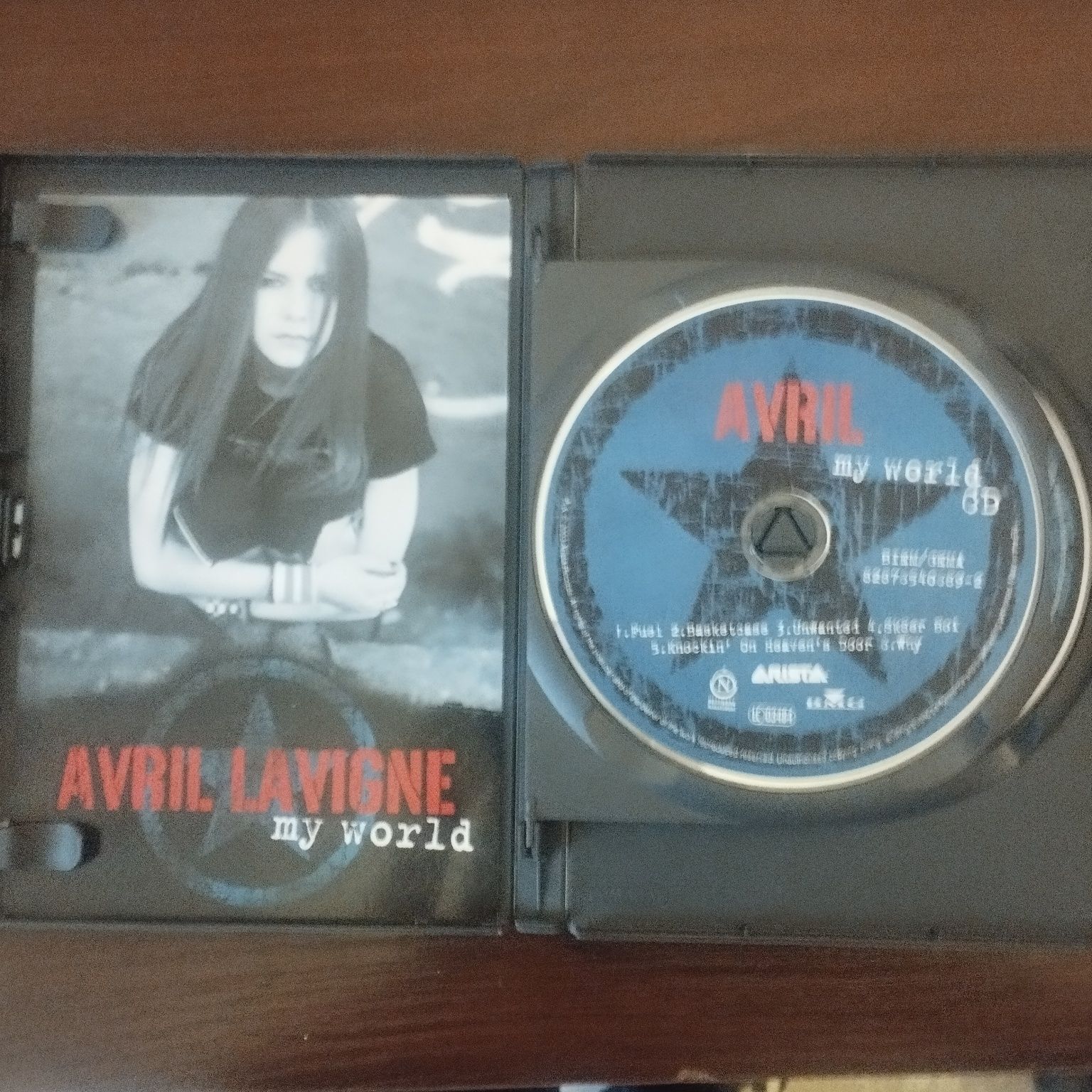 Pyta Avril Lavigne my Word I płyta Iron Maiden Deth on the roaf