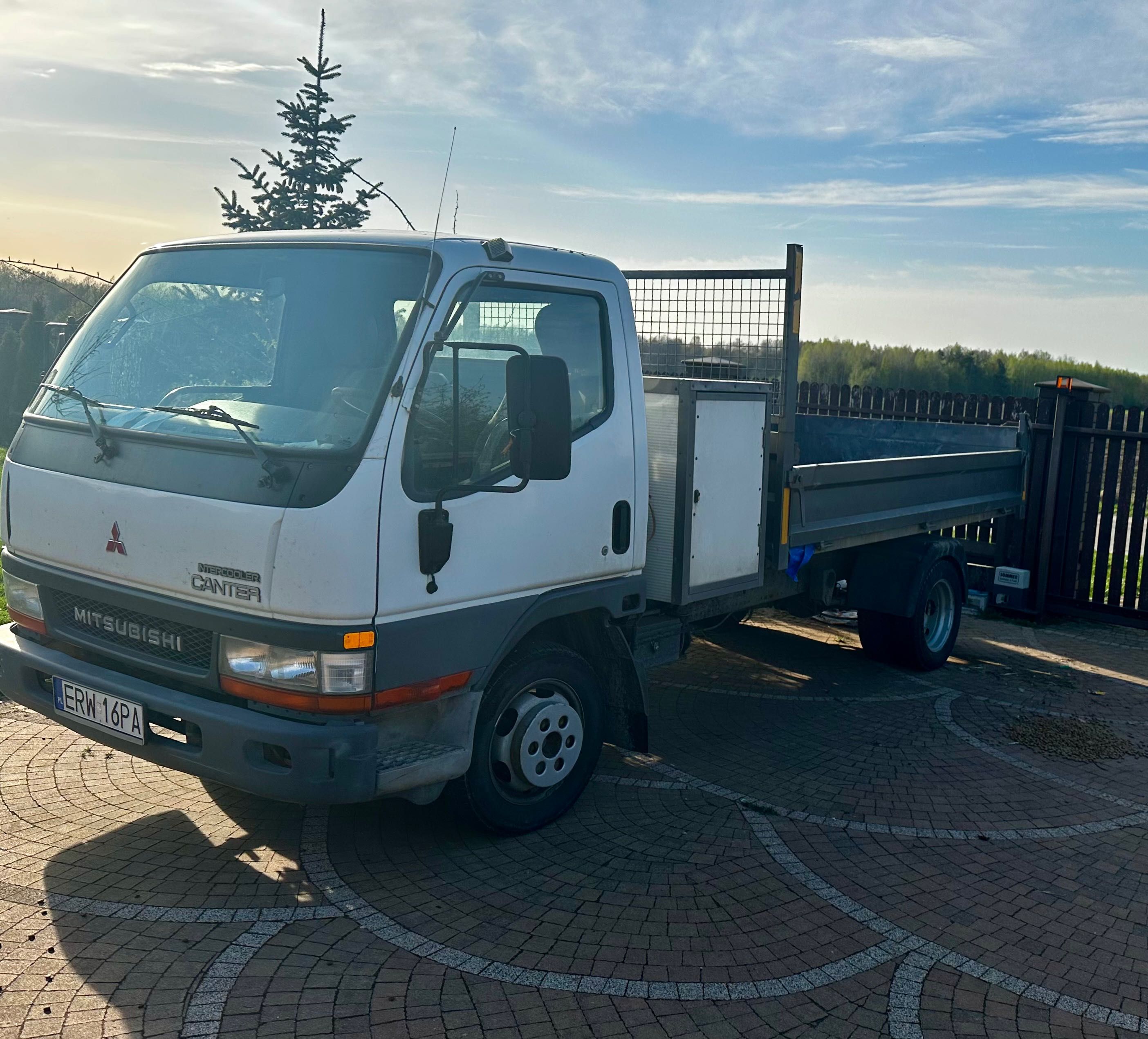 Mitsubishi Canter Wywrotka
2004 · 320 710 km · 2 977 cm3 · Diesel katB