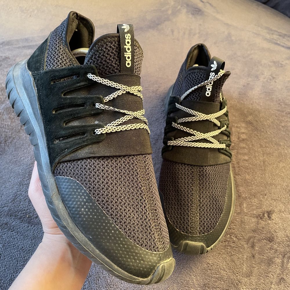 Чоловічі кросівки Adidas tubular. P. 42.