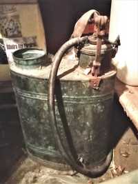 Pulverizador antigo em cobre