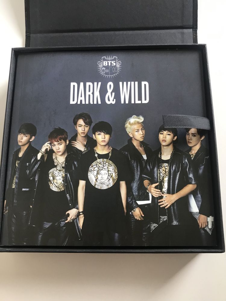 BTS Dark & Wild + photocards