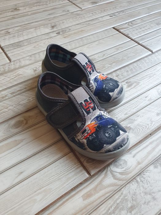 Обувь в садик 26 размер