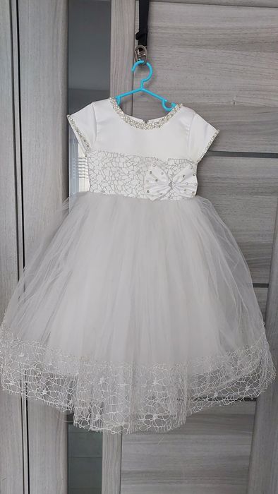 Святкові сукні (новорічні) прокат