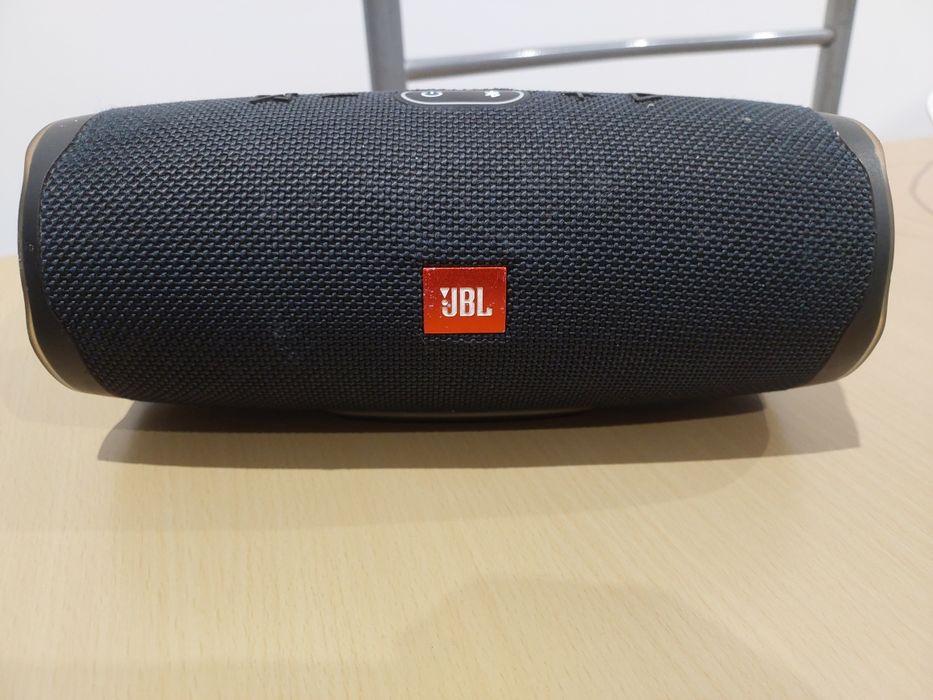 Coluna JBL charge 4