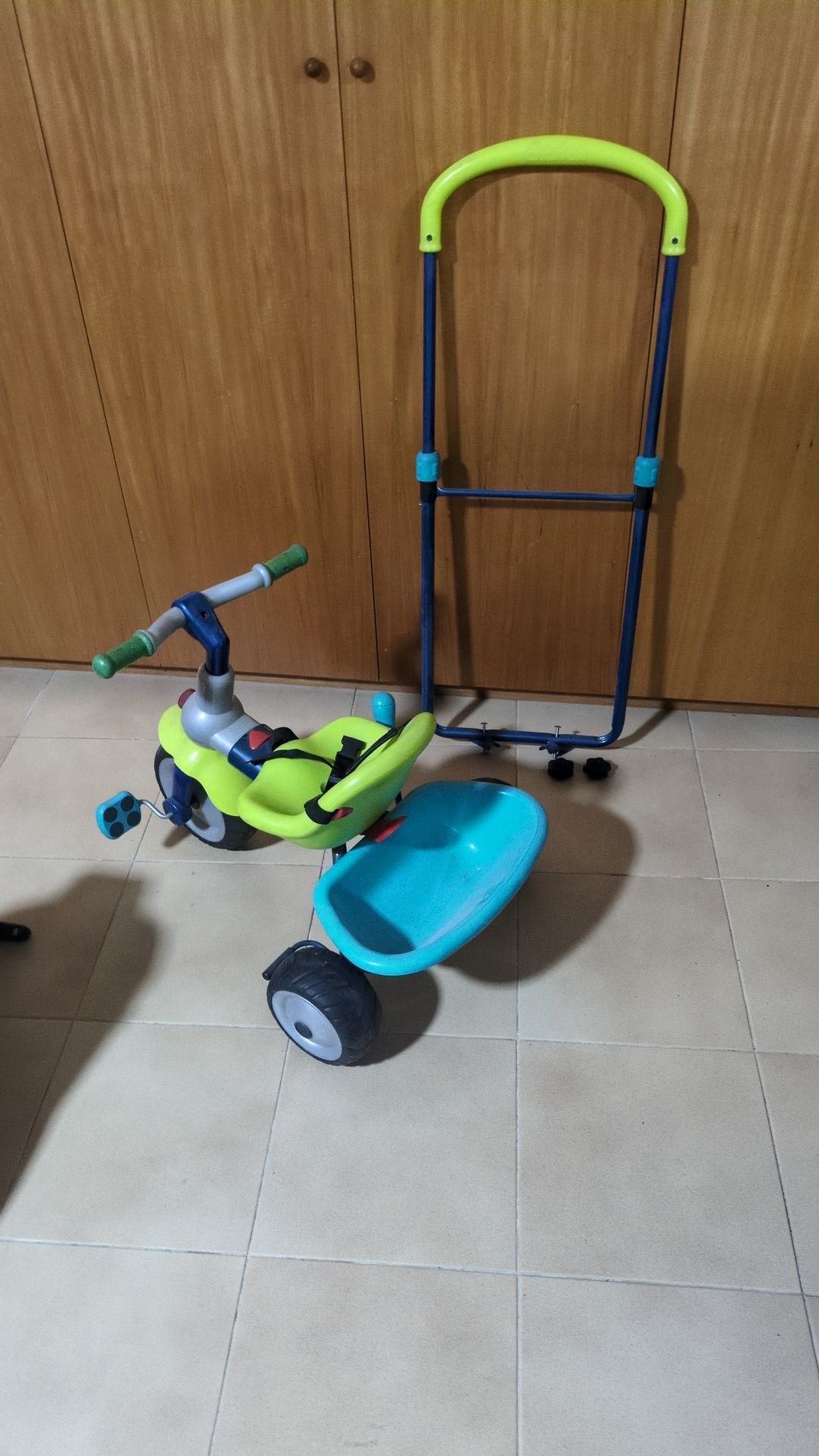 Triciclo de criança