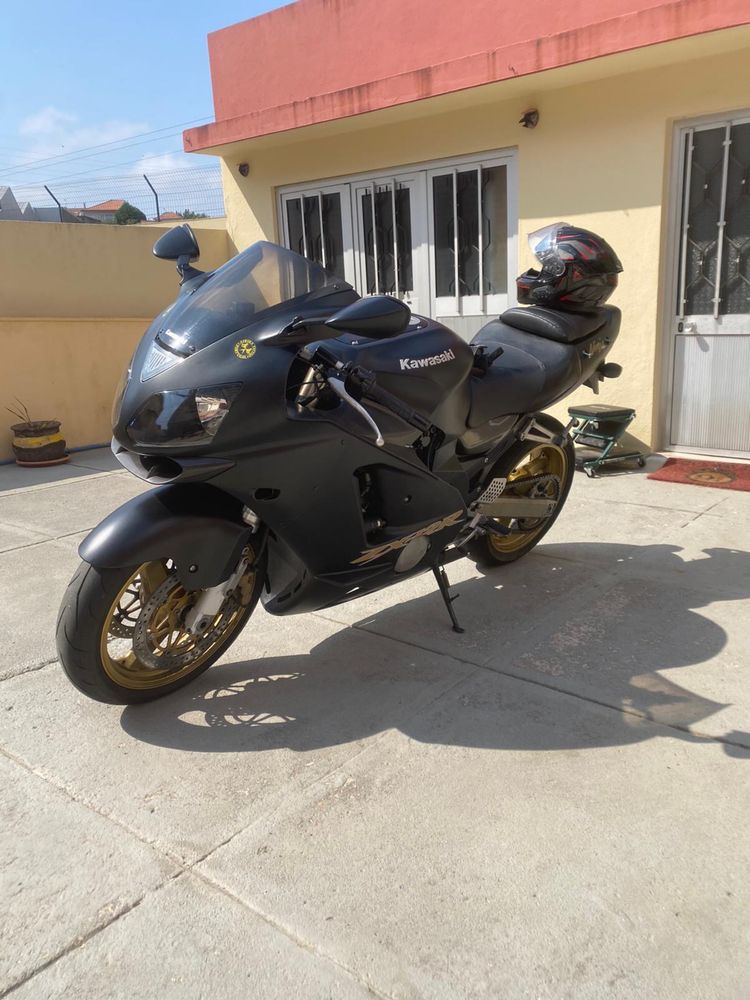Kawasaki Ninja ZX12r com 24000 km