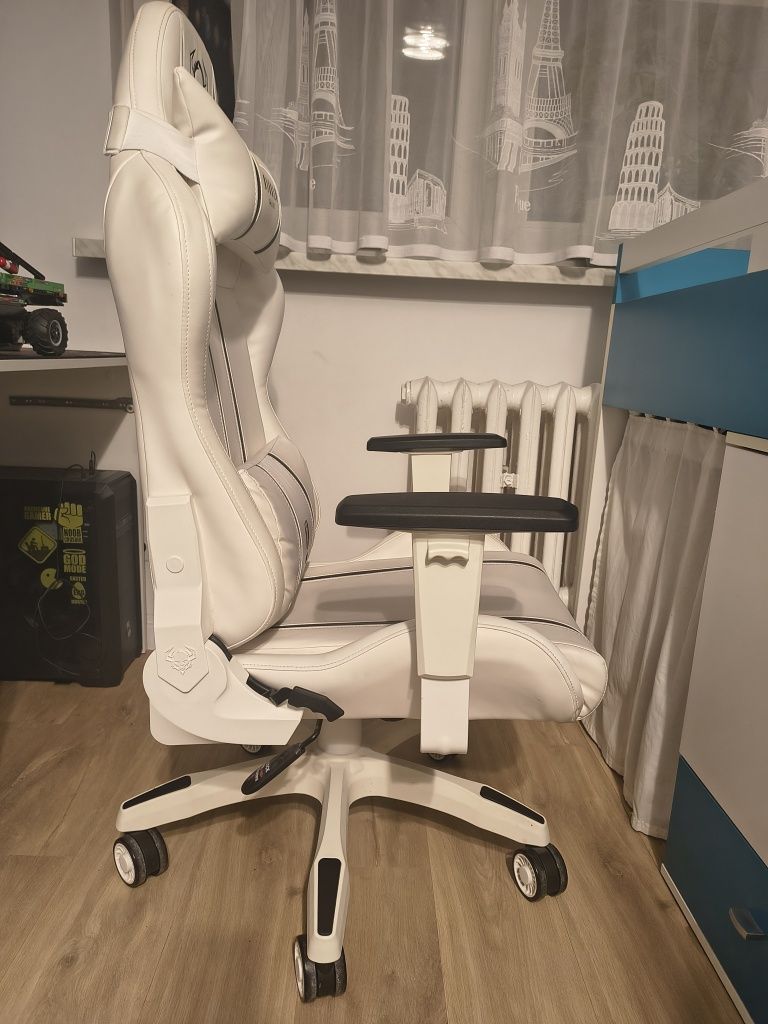 Fotel gamingowy biało czarny - Diablo X-One 2.0