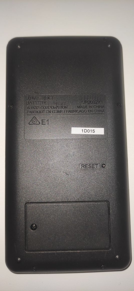 Інженерний калькулятор Sharp EL-738XT.