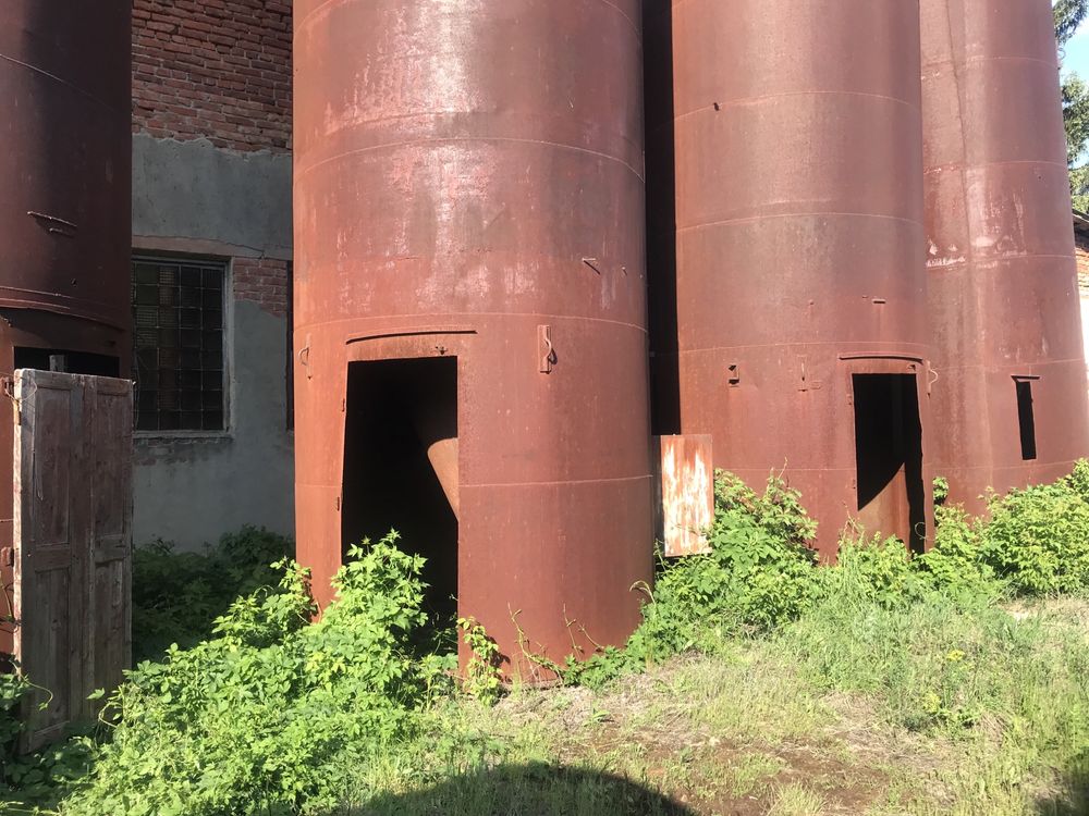 Продам емкости 36 м куб БХМ ,бу 4 шт. Высота 820 :280 диаметр