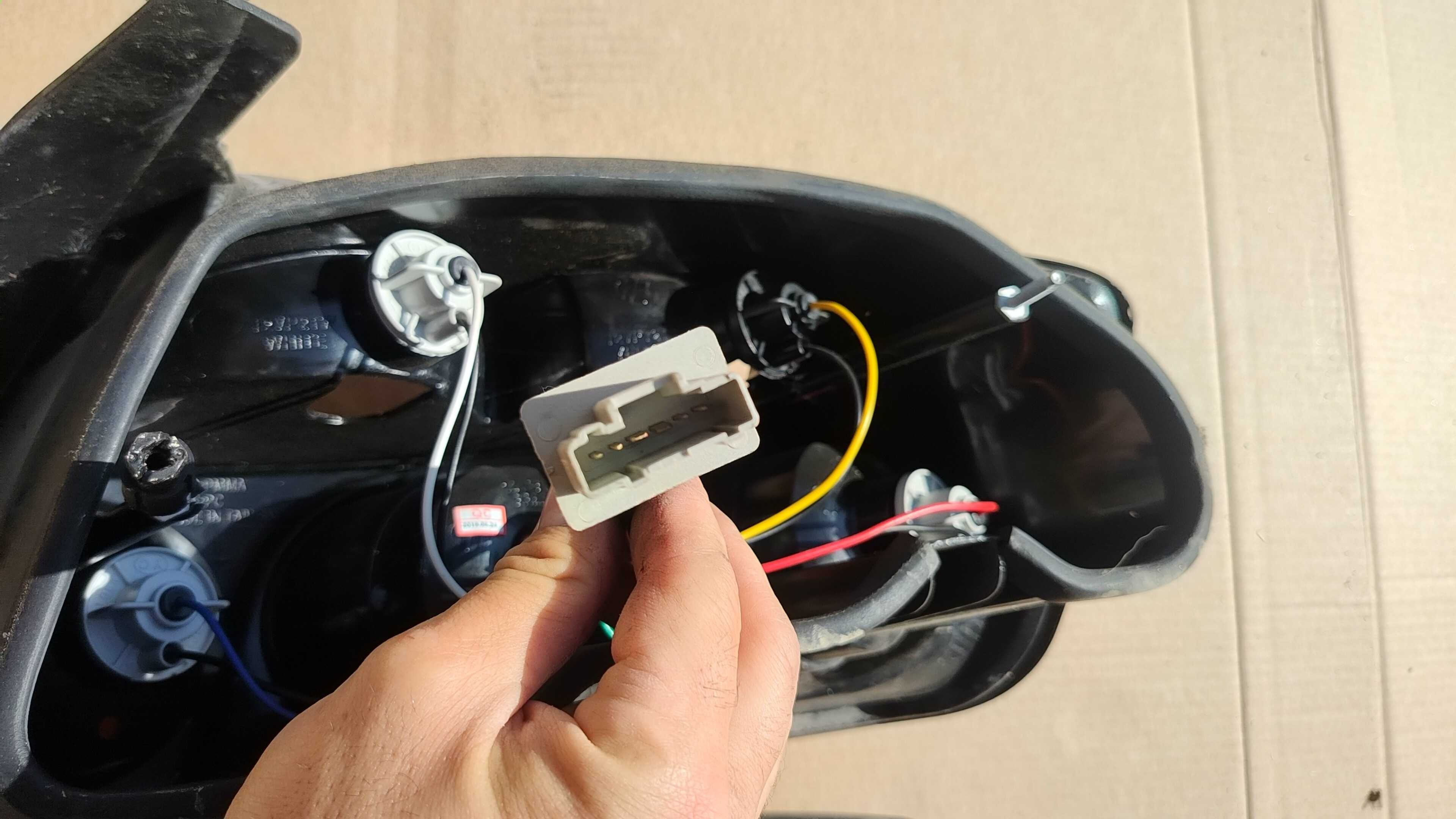 Lampy tył Lewa Prawa Kpl Peugeot 407 Sedan 02-08.r SZKŁO BDB Tuning