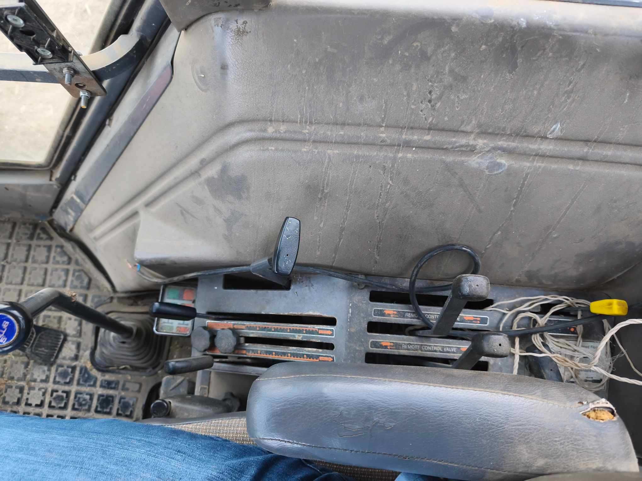 Trator Kubota m9580