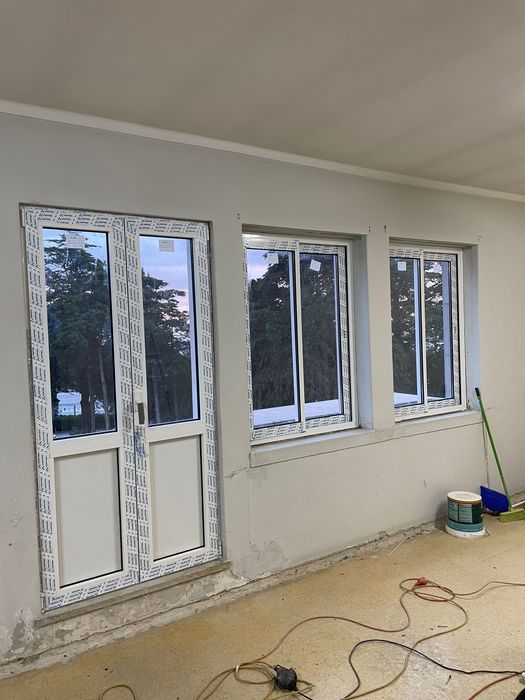 Janelas e portas em PVC e alumínio
