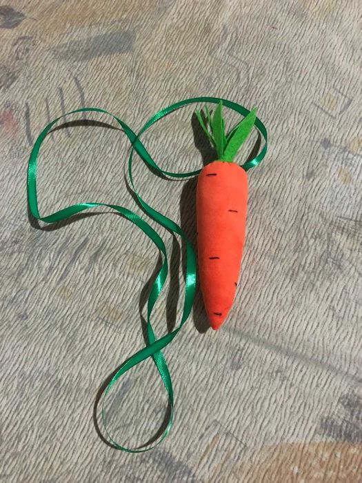 Морковка к карнавальному костюму Зайчик