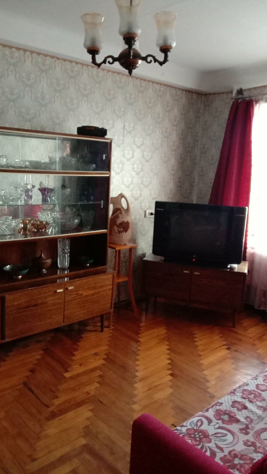 Здам 2х кімнатну квартиру в центрі міста.