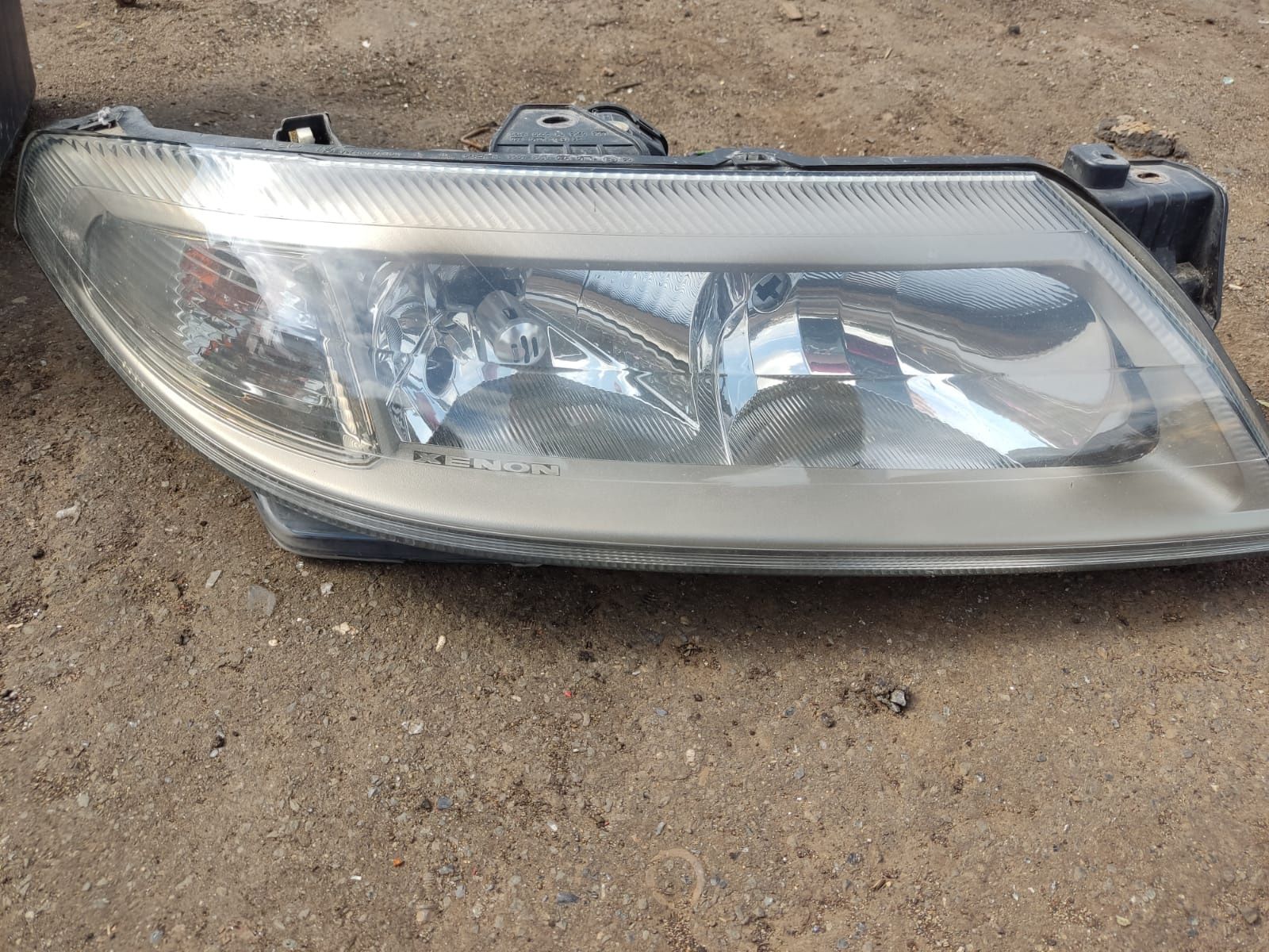 Lampy przód Renault Laguna II 2 Xenon Kompletne Wysyłka