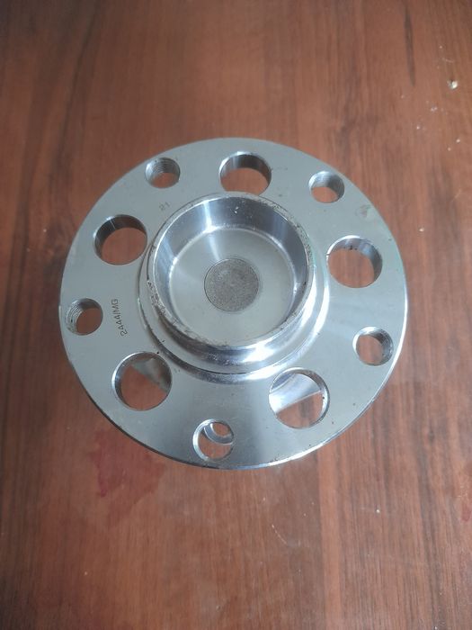 Продам ступицю audi a6