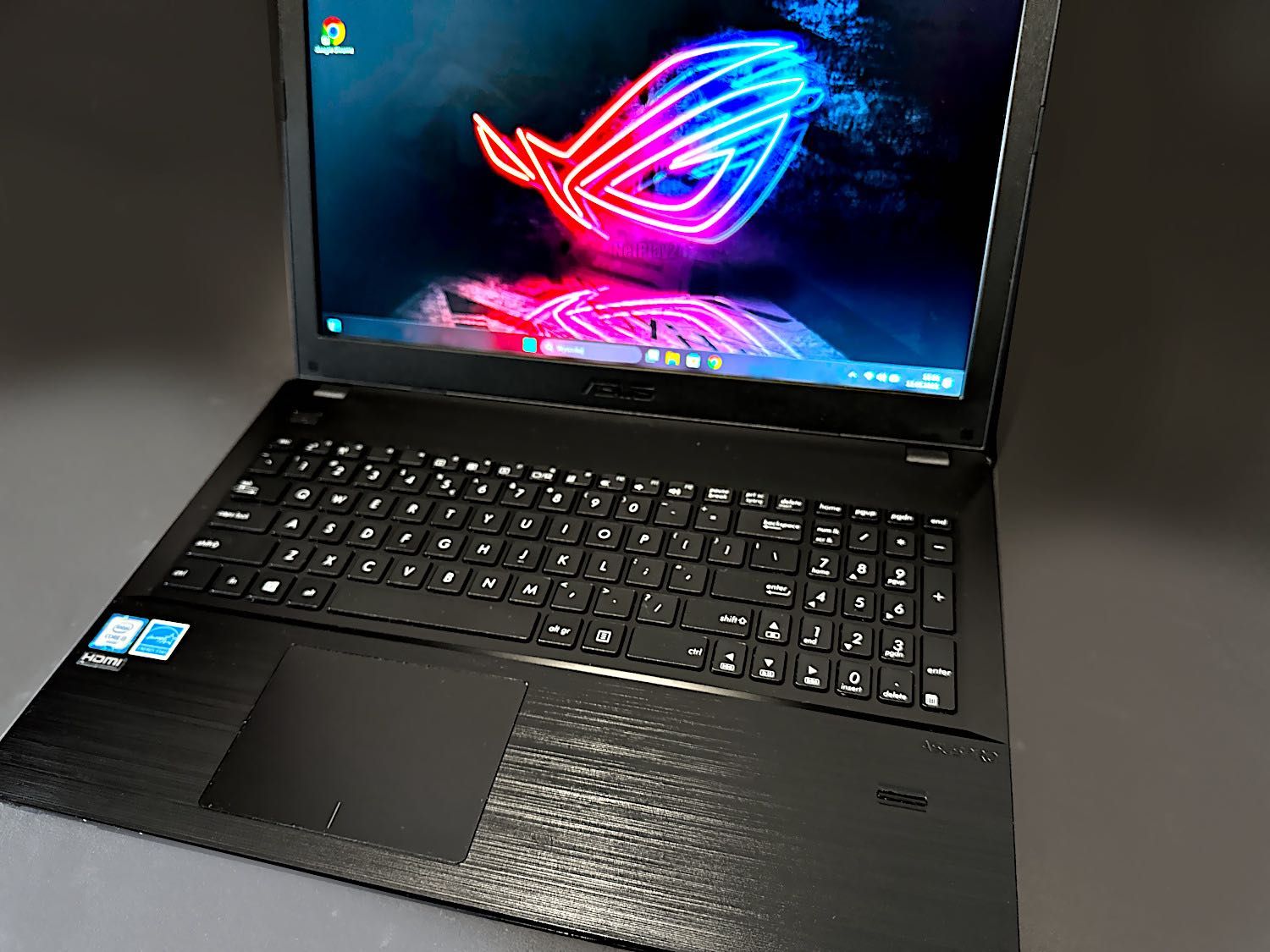 Laptop Asus Pro 6-Gen Core i5 DDR4-8GB SSD Czyt. linii W11 4H Notebook