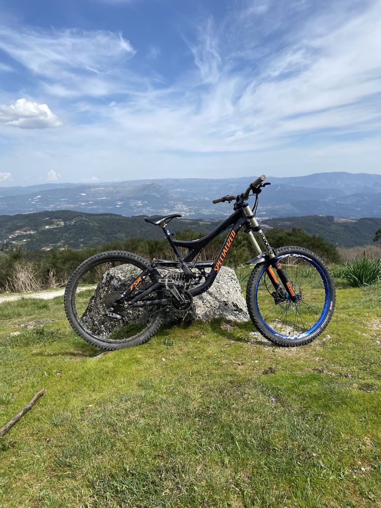 specialized demo 8