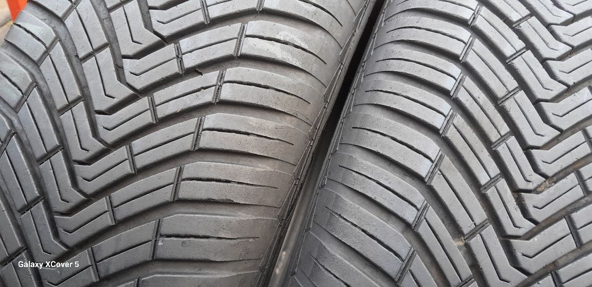 Opony Wielosezonowe 215÷65÷17÷.CONTINENTAL.7 mm.Rok 2024.Cena 120 zł.