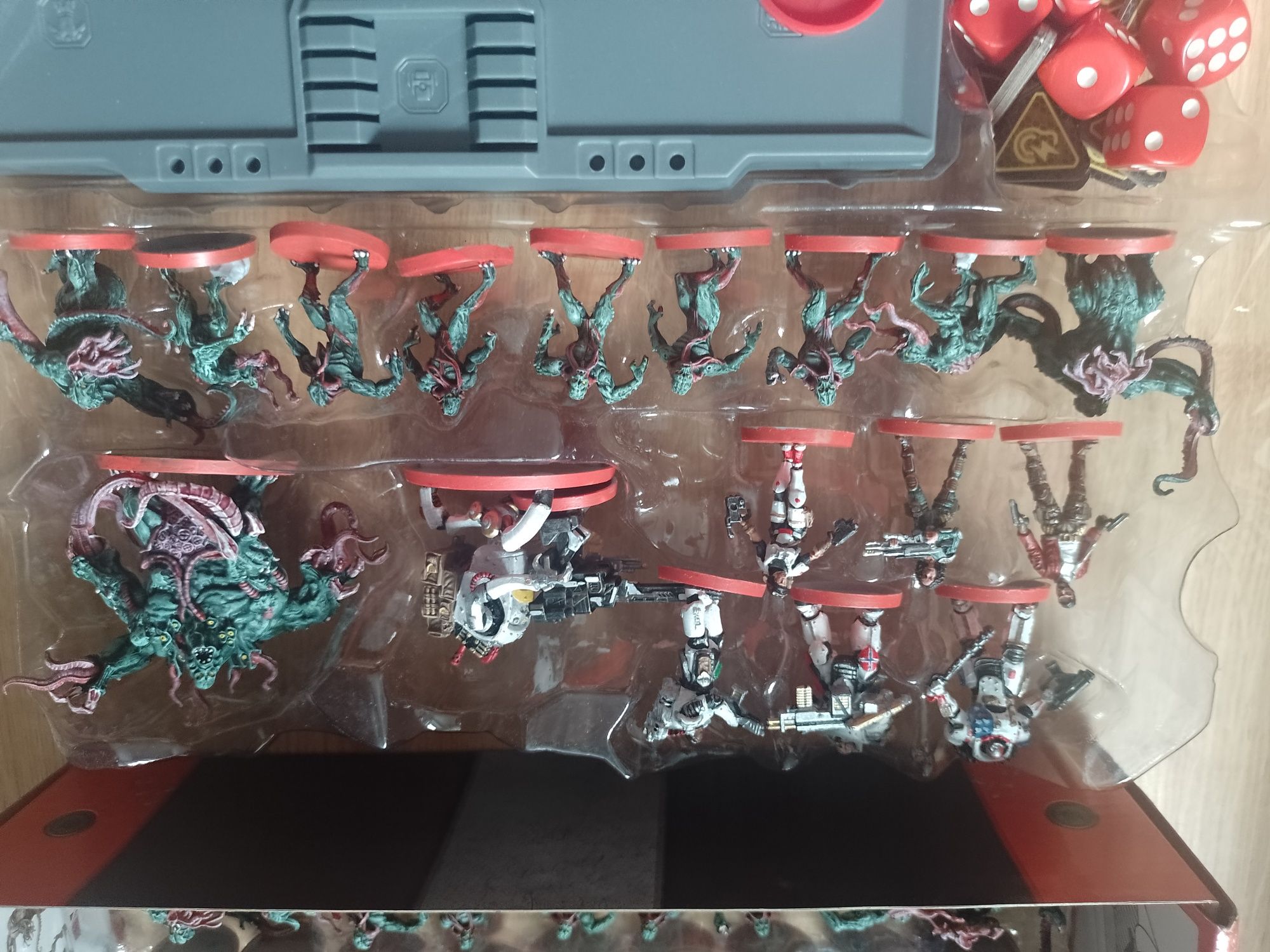 Zombicide invader plus civilian extrass plus gratis iron maiden