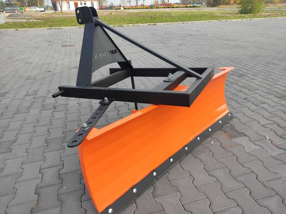 Pług śnieżny do ciagnika rolniczego obrotowy do śniegu