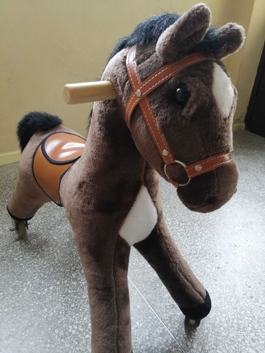 Konik na kołach lepszy niz na biegunach jeździk