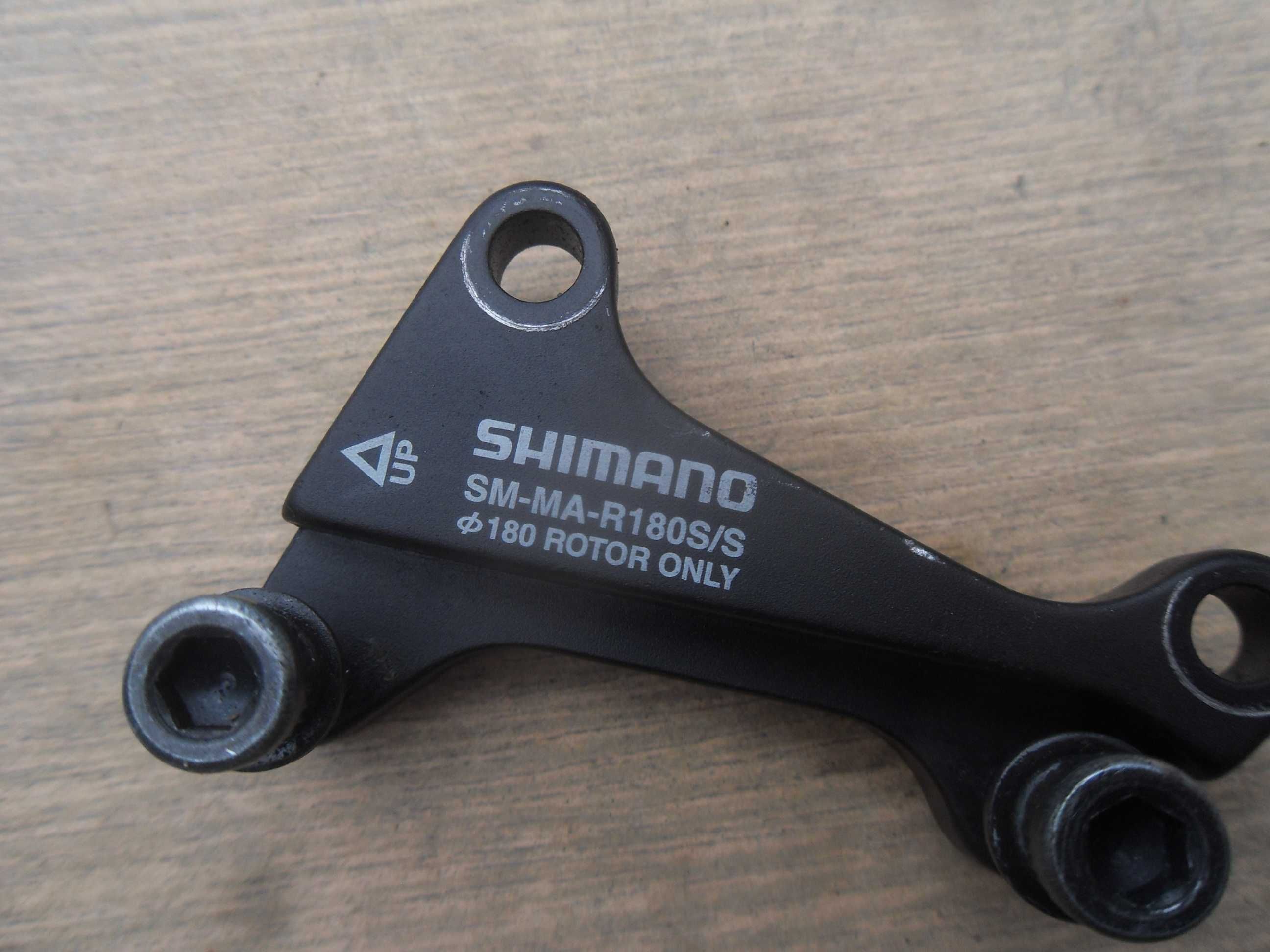 Shimano  SM-MA-F180S/S mocowanie IS na IS dla tarczy 180 na przód