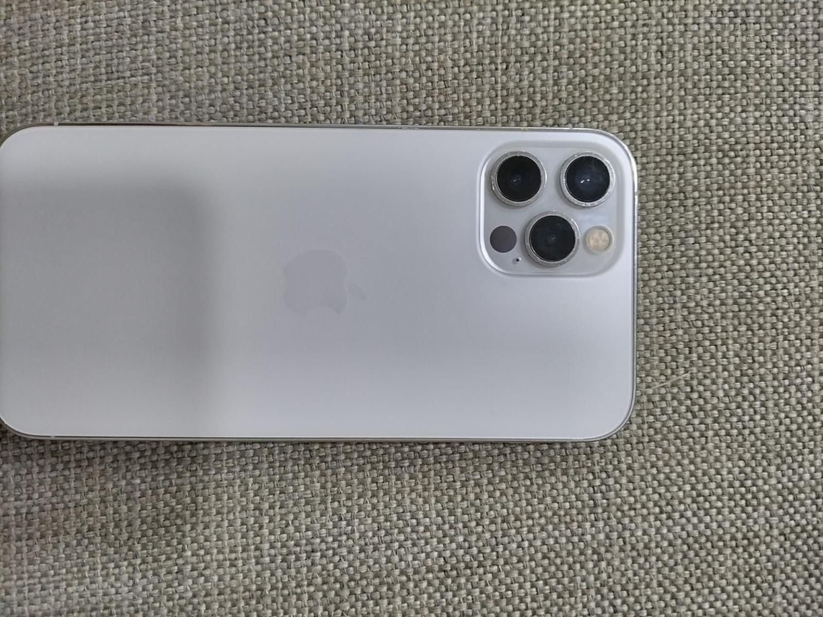 IPHONE 12 PRO 128GB- Impecável!! + 9 capas + películas aplicadas