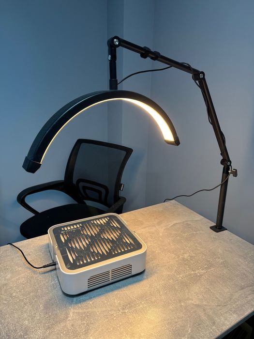 Лампа манікюрна безтіньова