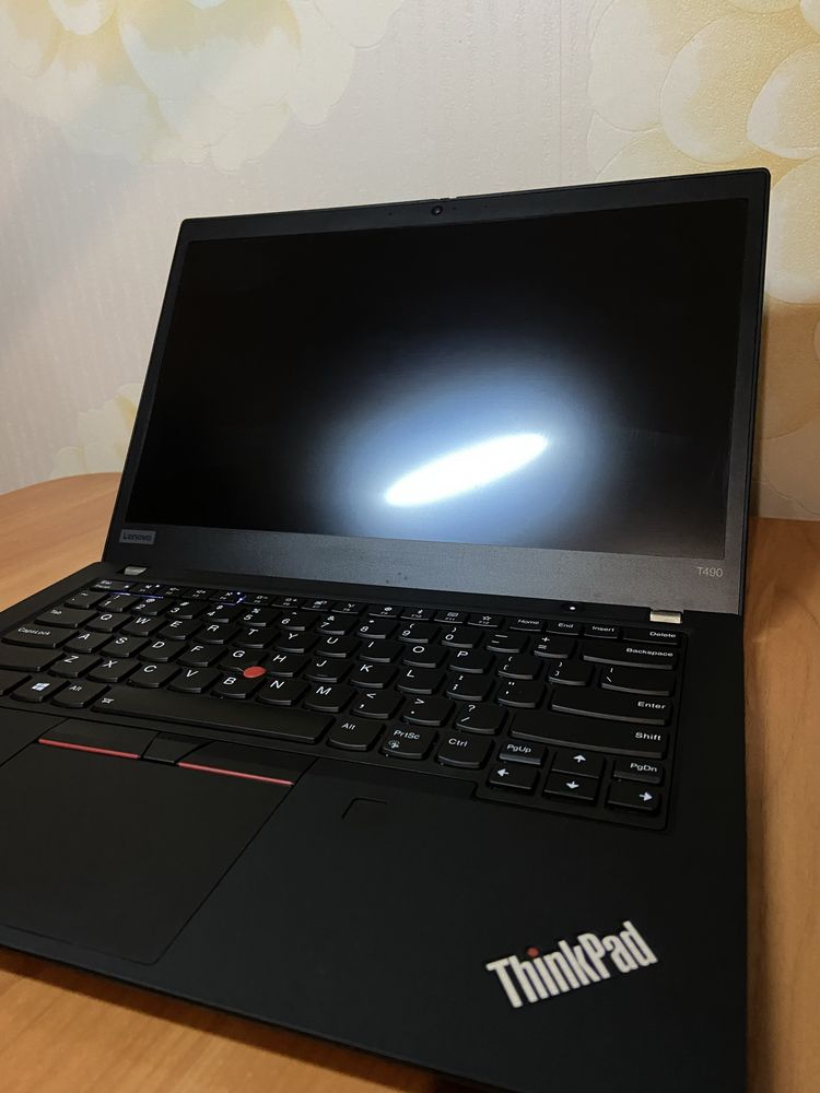 Thinkpad T490: i5 16/256 + сканер