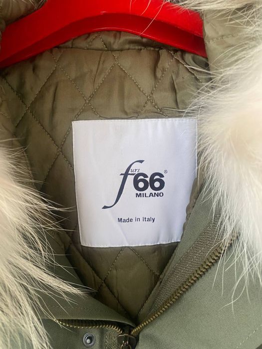 Парка кольору хакі з хутряним капюшоном від F66 Milano.